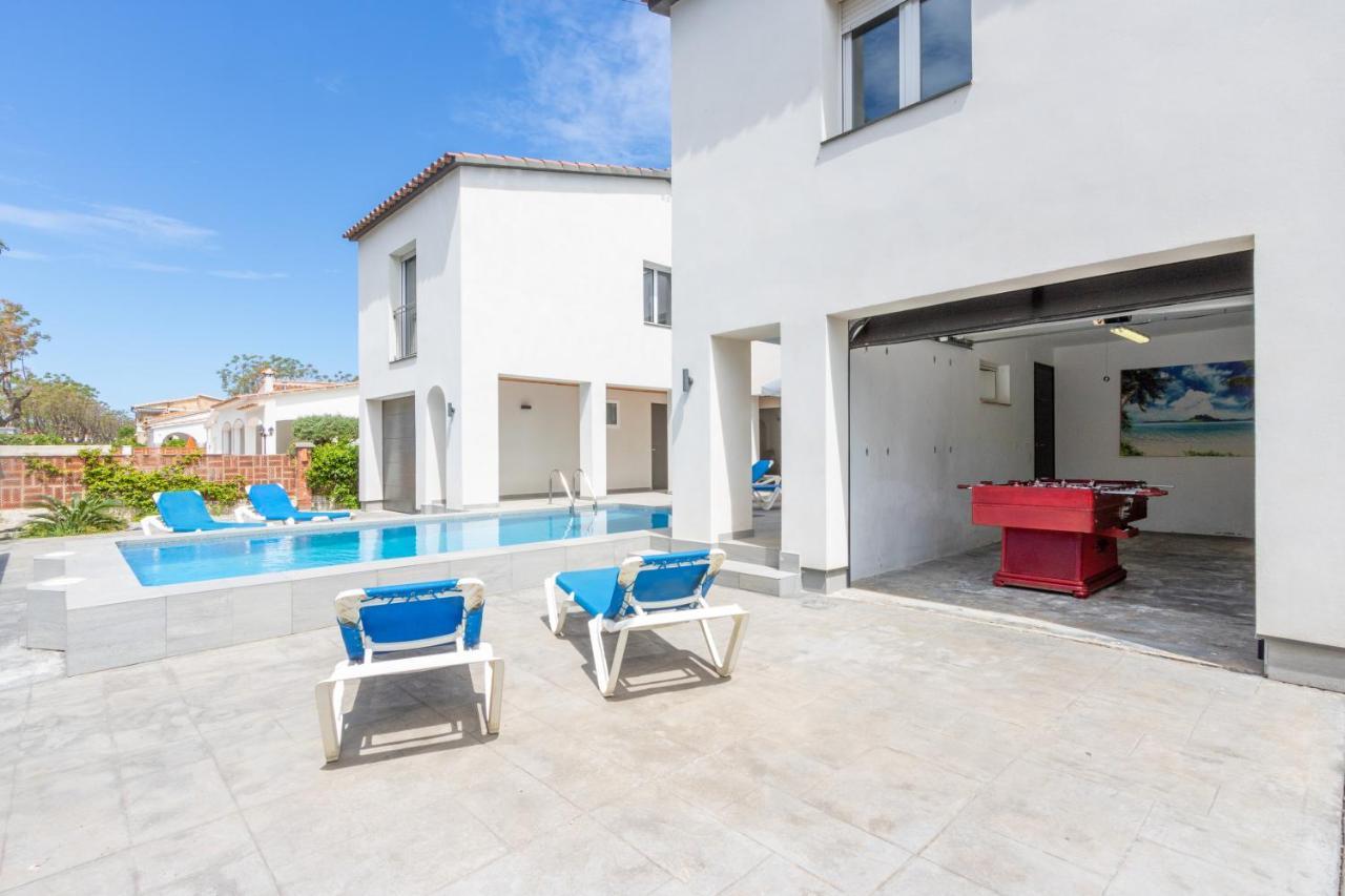 Goldhome - New House With Private Heated Pool, Parking, Wifi, Games Room Эмпуриабрава Экстерьер фото