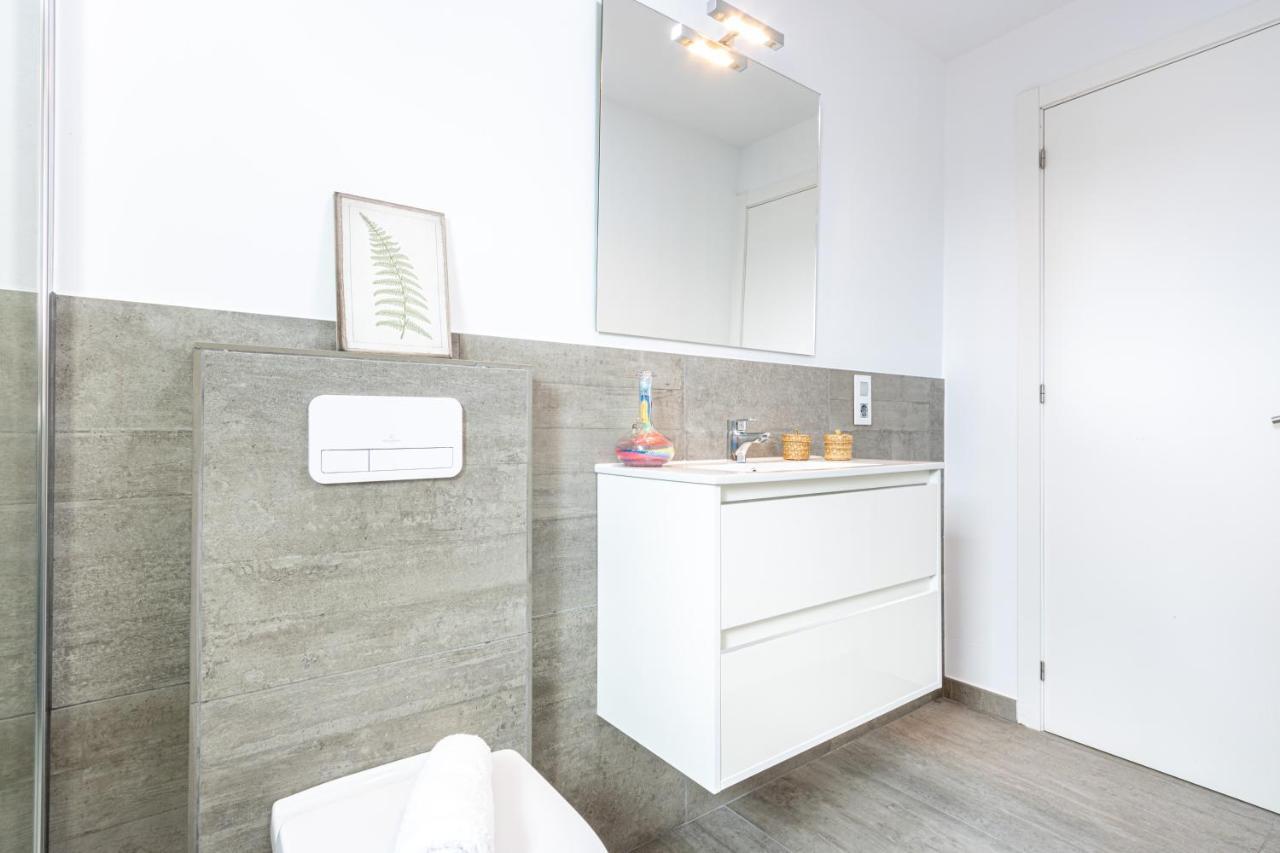 Goldhome - New House With Private Heated Pool, Parking, Wifi, Games Room Эмпуриабрава Экстерьер фото