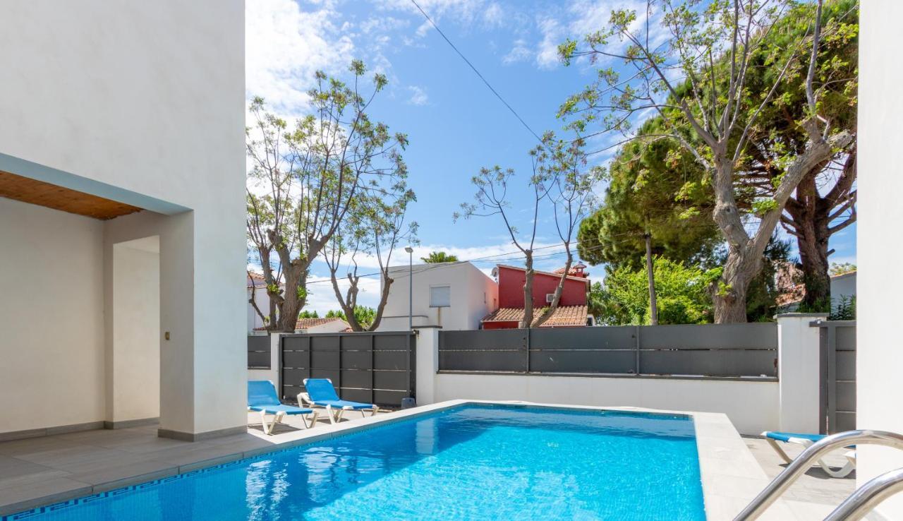 Goldhome - New House With Private Heated Pool, Parking, Wifi, Games Room Эмпуриабрава Экстерьер фото