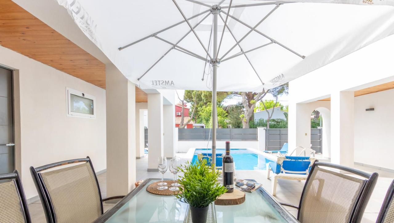 Goldhome - New House With Private Heated Pool, Parking, Wifi, Games Room Эмпуриабрава Экстерьер фото