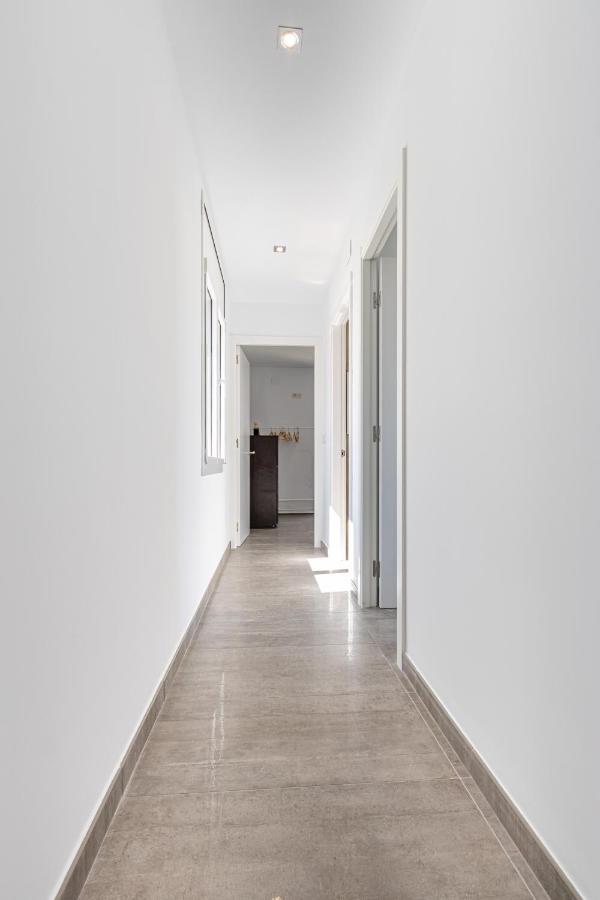 Goldhome - New House With Private Heated Pool, Parking, Wifi, Games Room Эмпуриабрава Экстерьер фото