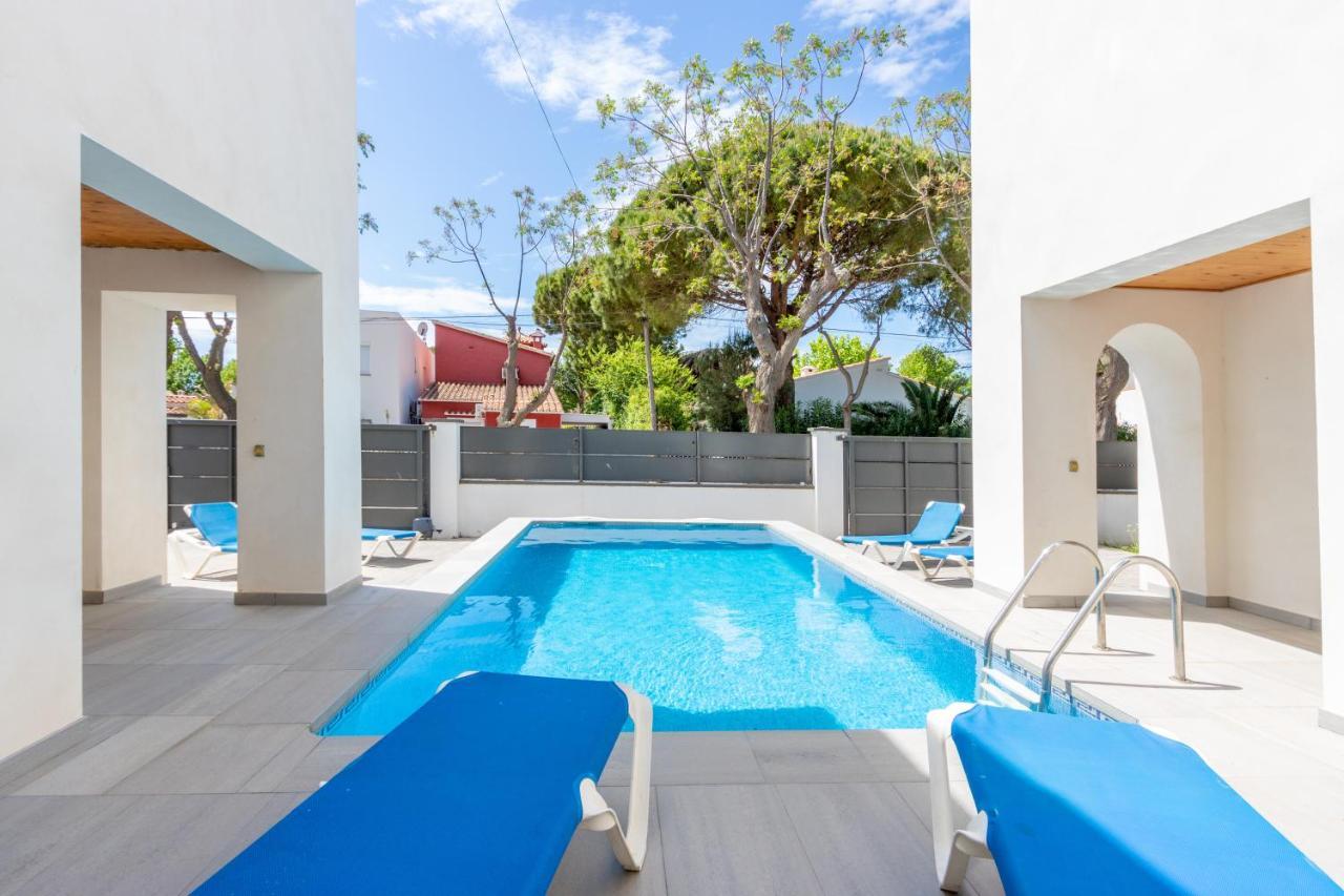 Goldhome - New House With Private Heated Pool, Parking, Wifi, Games Room Эмпуриабрава Экстерьер фото